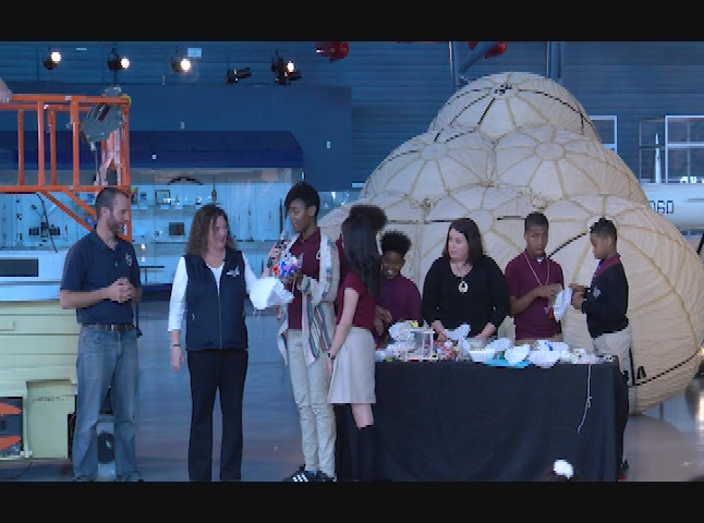 Thumbnail image for Smithsonian STEM in 30 S03-E03-Landing On Other Planets